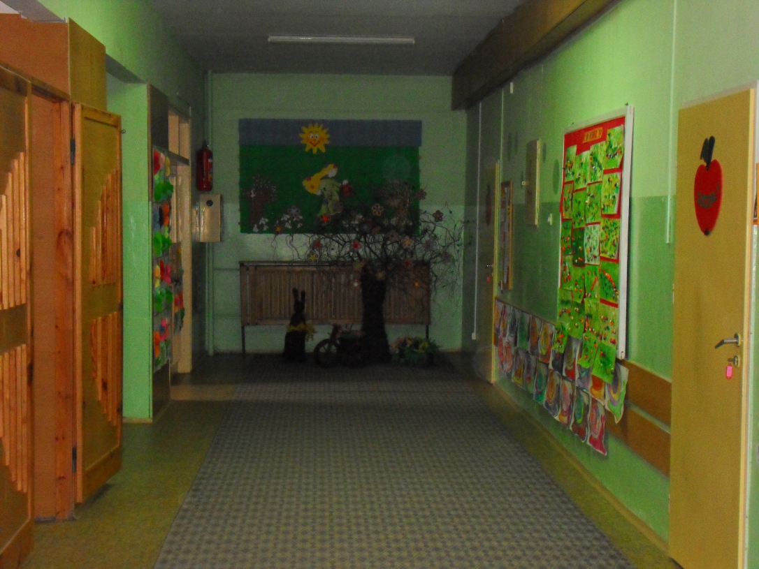 images/prace dzieci na korytarzu przedszkola.JPG37fc3.JPG